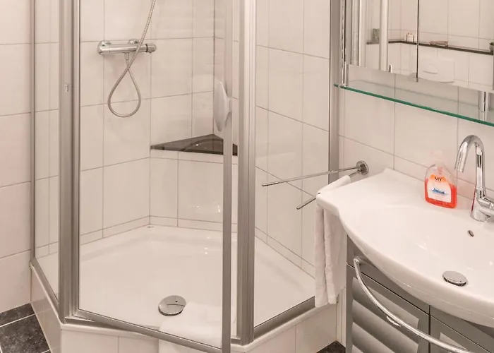 Alan In Close To Bus - Amazing View - Location * Kaprun